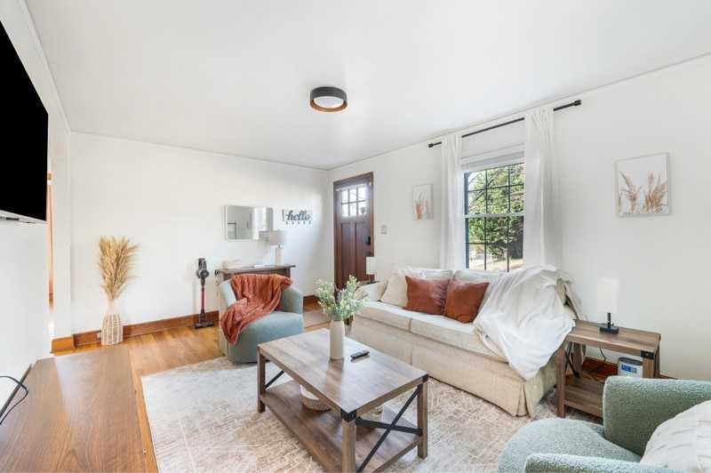 3204 Richmond St - Photo 2 of 26