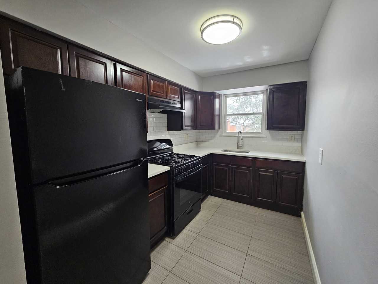 363 Park Ave #F - Photo 4 of 16