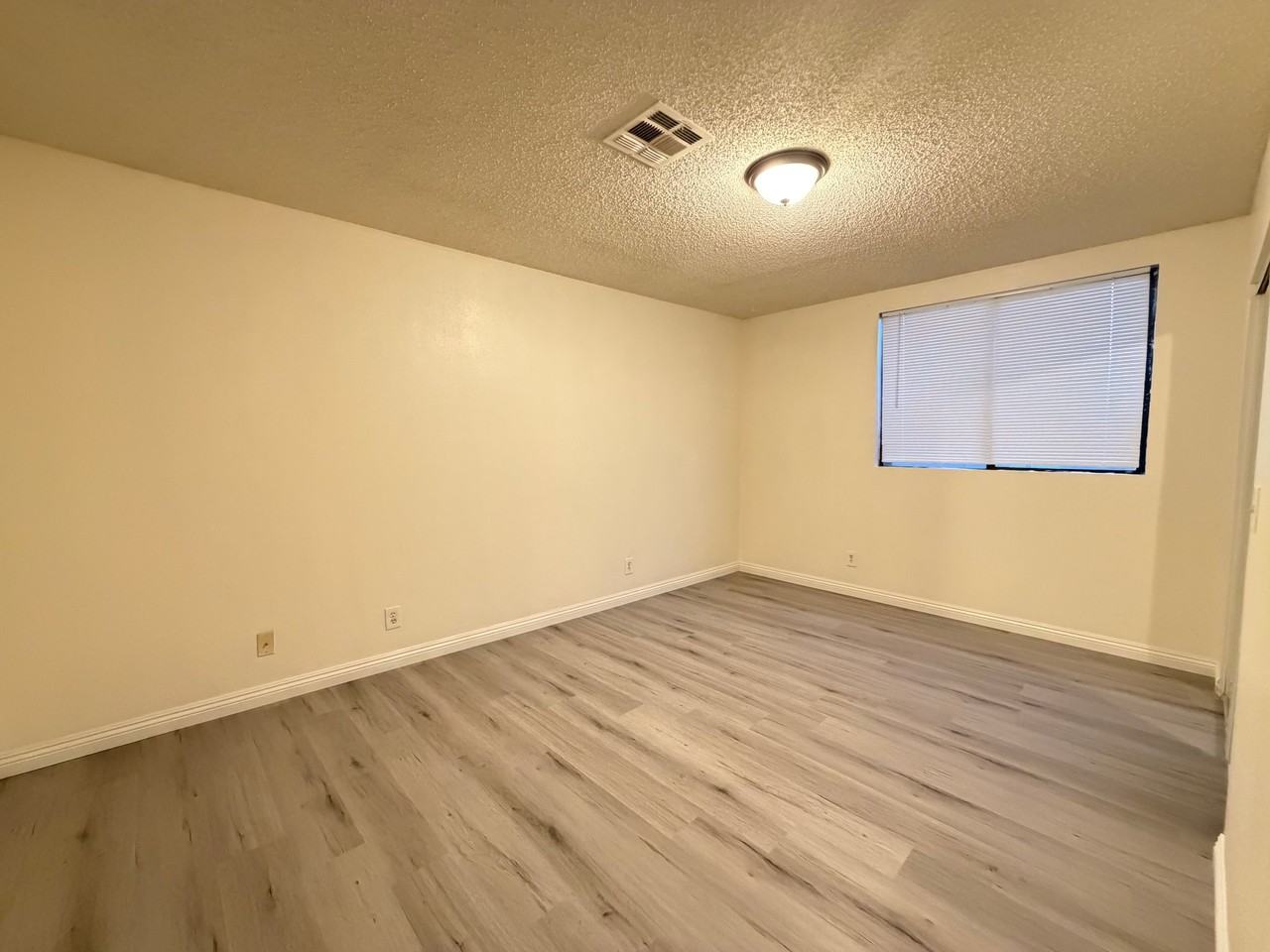 6802 Bonillo Dr - Photo 2 of 5
