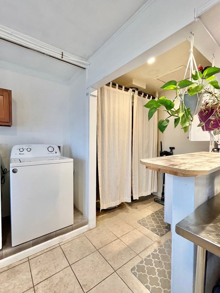 549 W 13th St - Photo 6 of 10