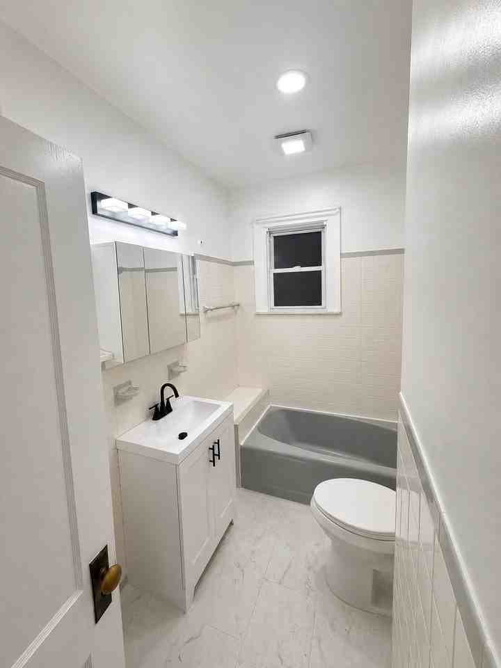 135 Liberty St - Photo 3 of 10