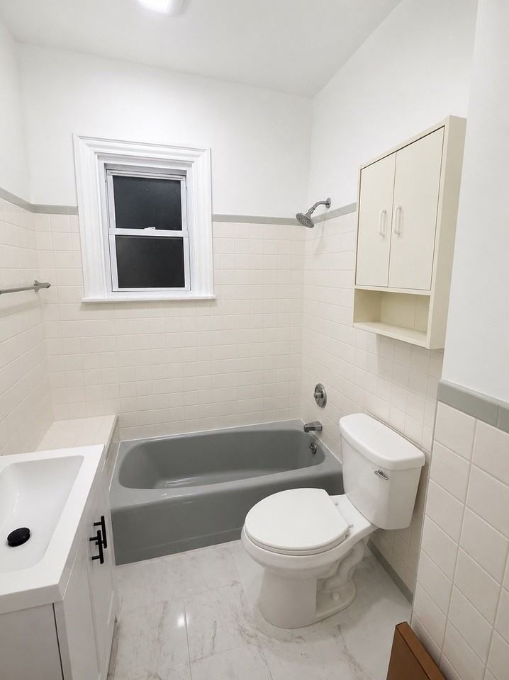 135 Liberty St - Photo 4 of 10