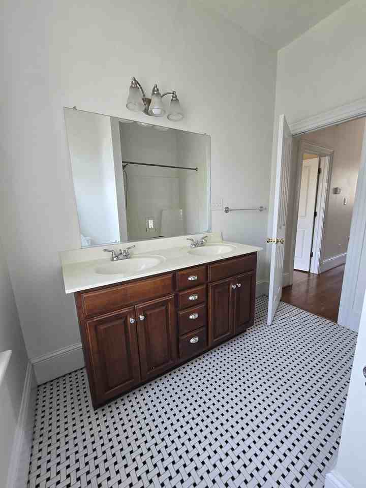 1415 Grove Ave #A - Photo 4 of 12