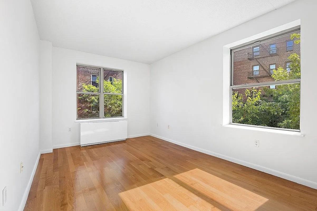 736 W 187th St #507 - Photo 3 of 6