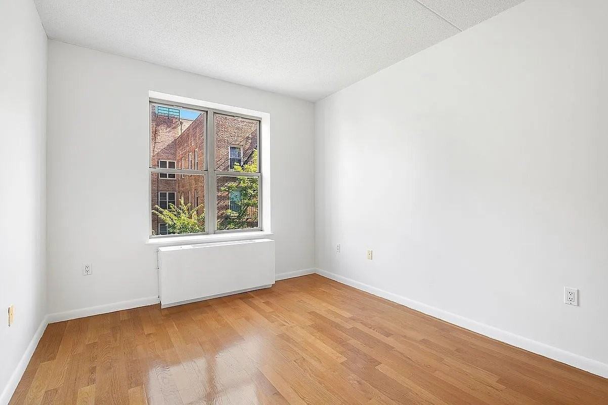 736 W 187th St #507 - Photo 4 of 6