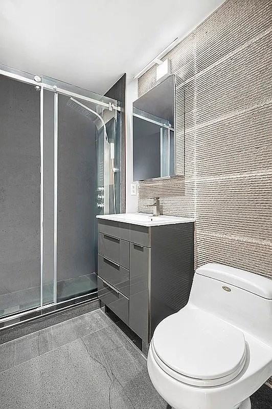 736 W 187th St #507 - Photo 5 of 6