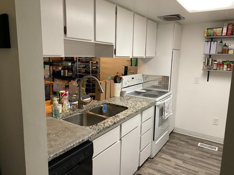 348 N Redwood Rd #B - Photo 6 of 16
