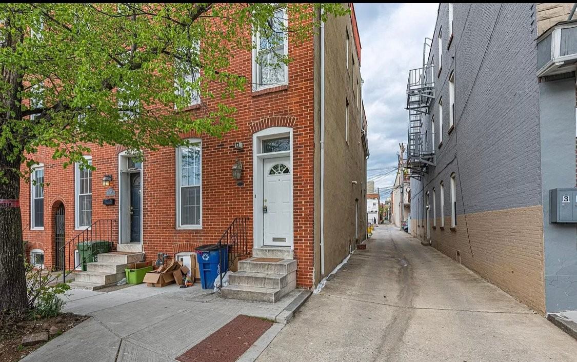 1205 S Hanover St - Photo 4 of 11