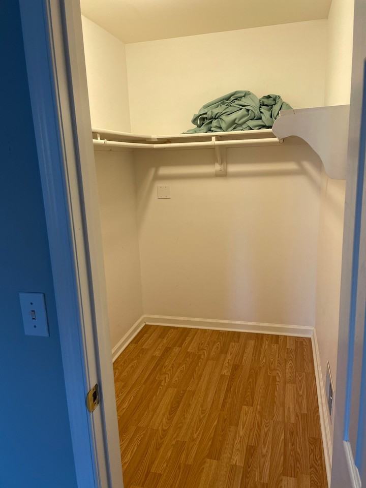 1205 S Hanover St - Photo 5 of 11