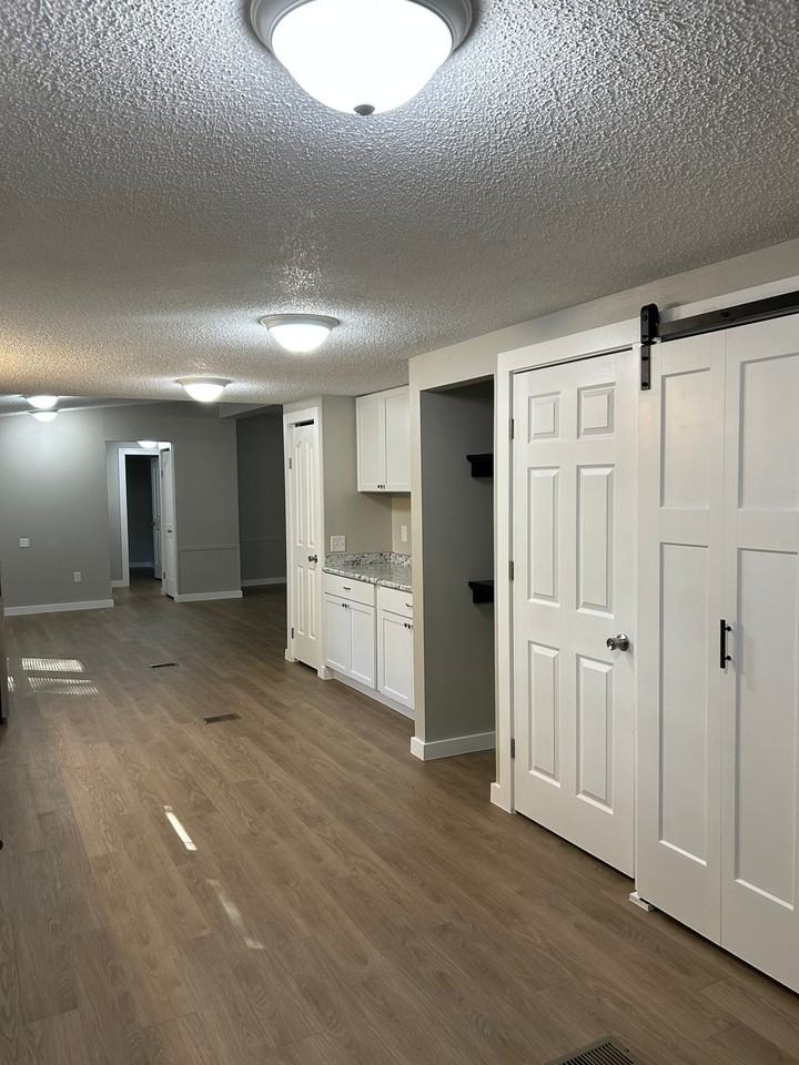 1158 S Collyge Ave - Photo 2 of 8