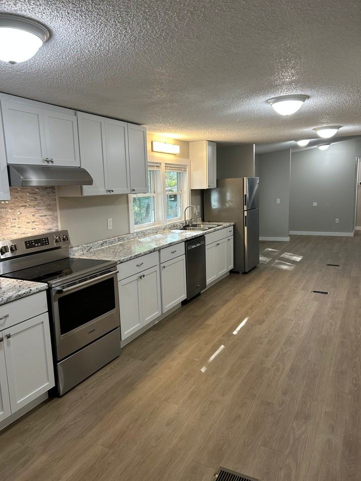 1158 S Collyge Ave - Photo 3 of 8