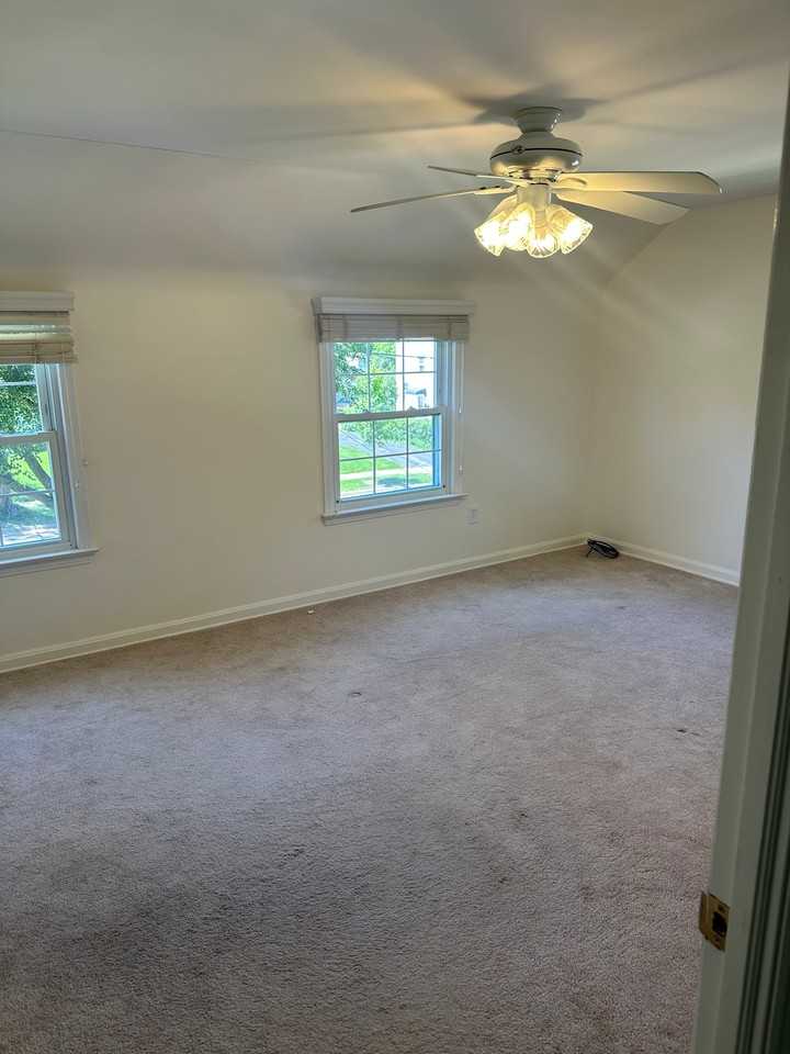 1547 Commodore Rd - Photo 2 of 19