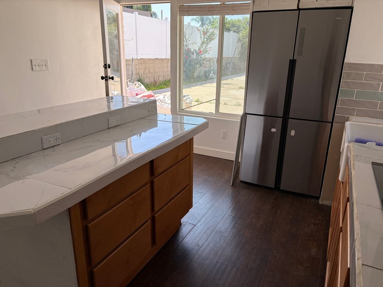 864 Farr Ave #B - Photo 2 of 14