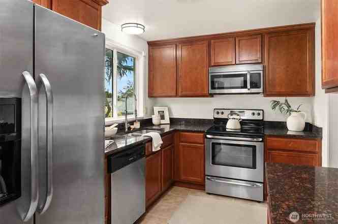 17615 Brook Blvd - Photo 4 of 14