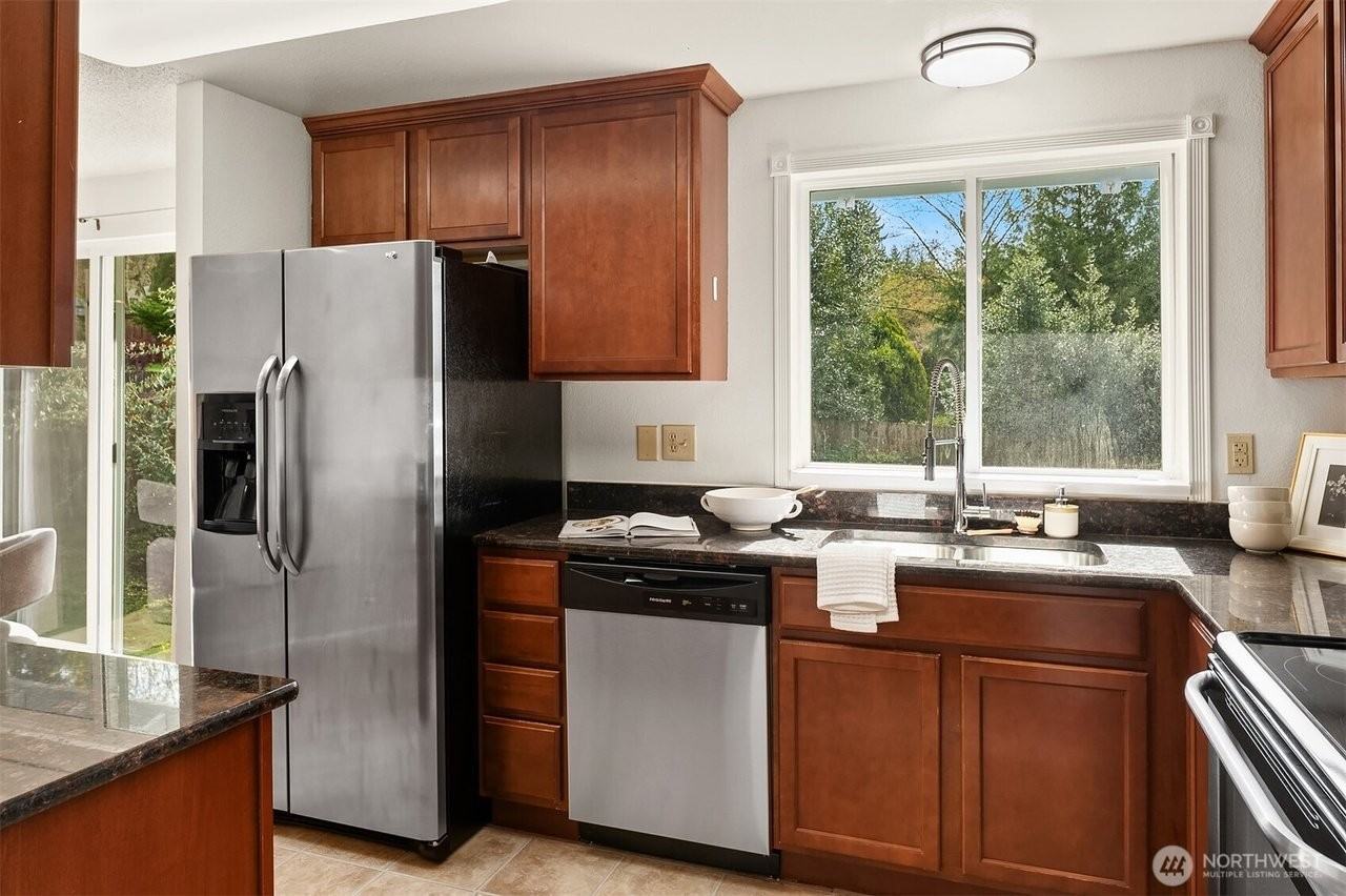 17615 Brook Blvd - Photo 5 of 14