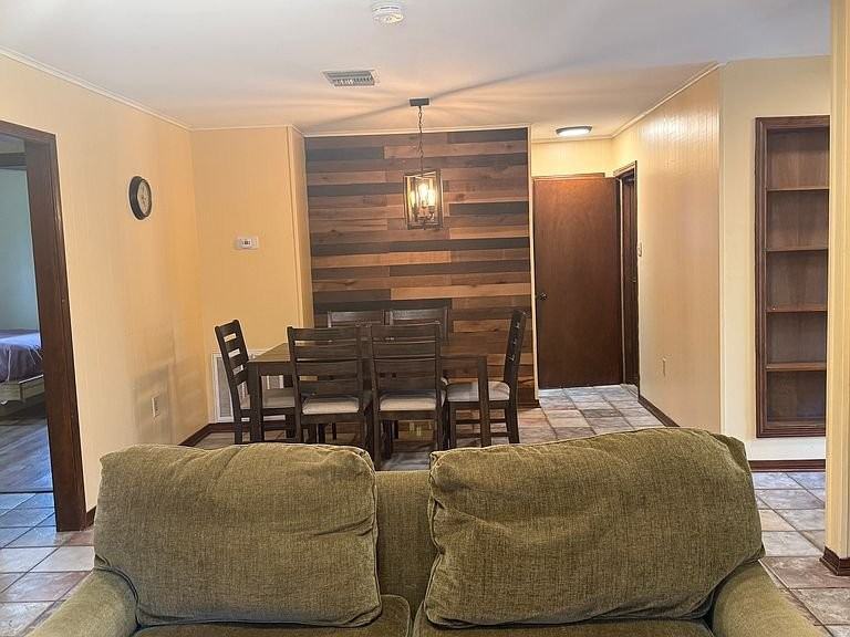 119 Jay St - Photo 2 of 5