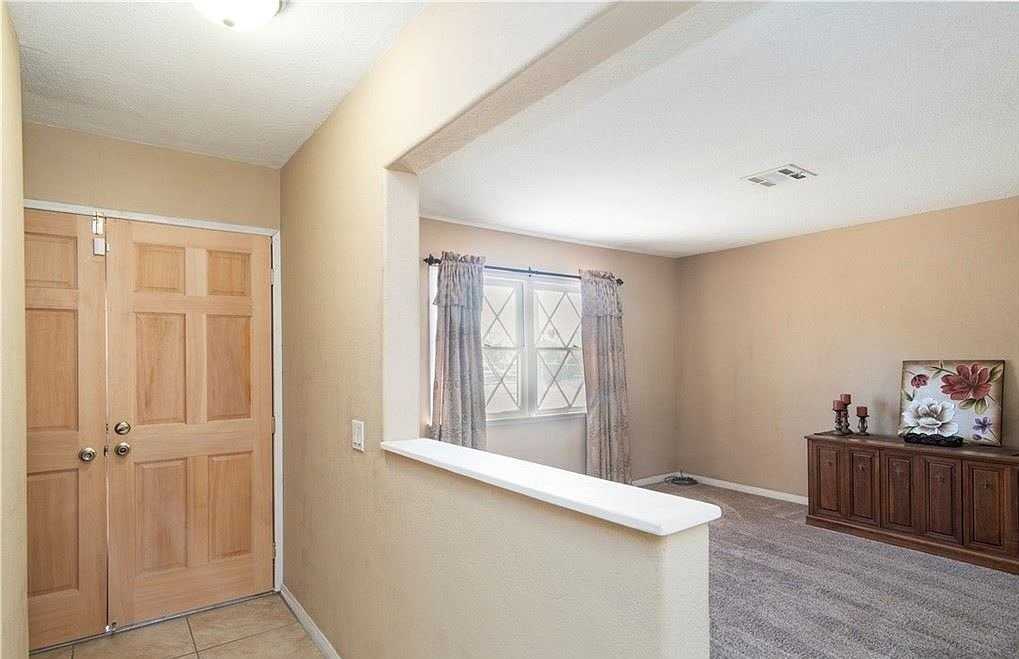 1030 Perrisito St - Photo 5 of 27