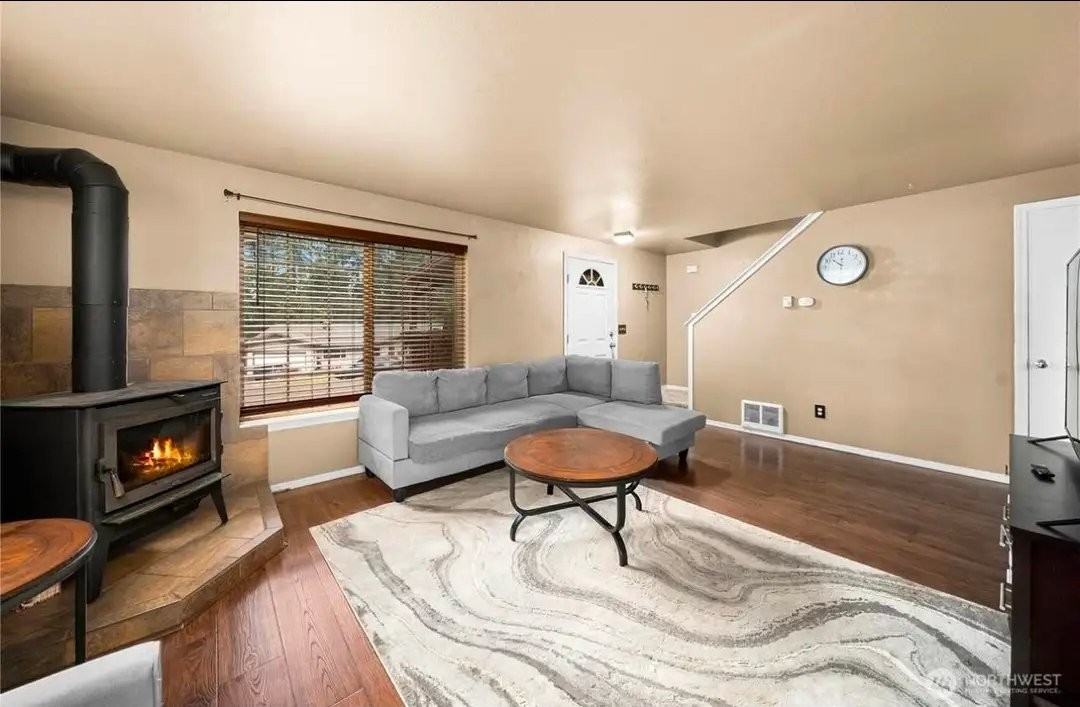 7923 Incline Ct Se - Photo 3 of 14