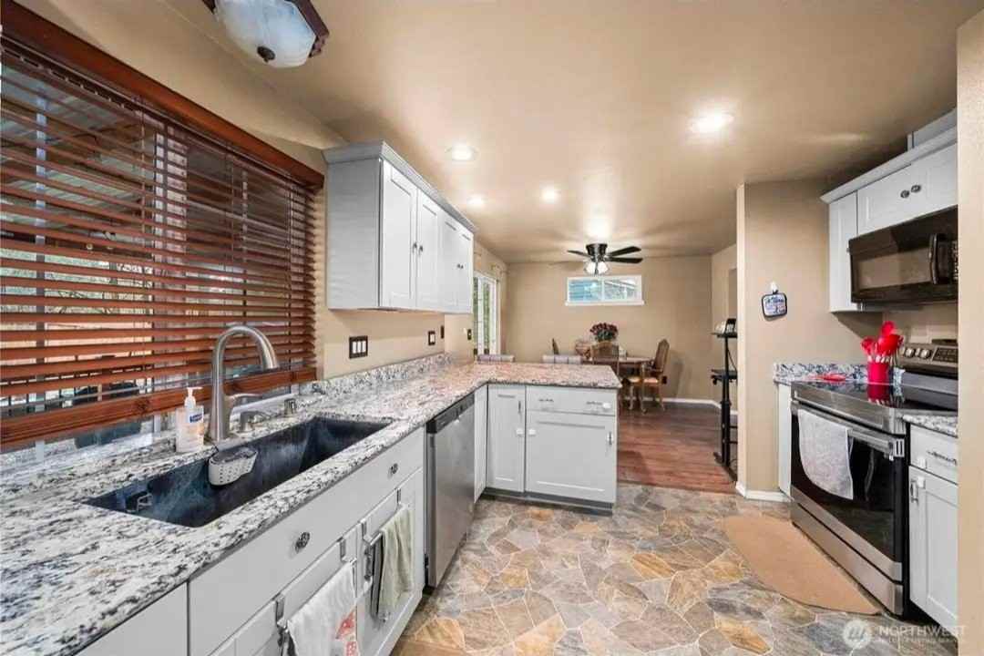 7923 Incline Ct Se - Photo 7 of 14