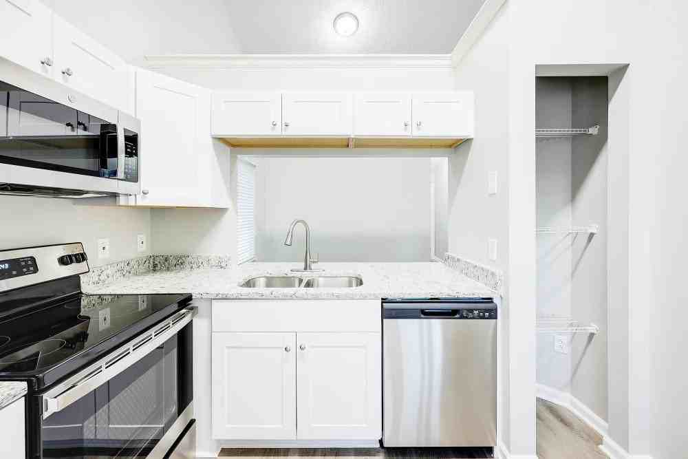 607 Brentmeadow Cir - Photo 7 of 15