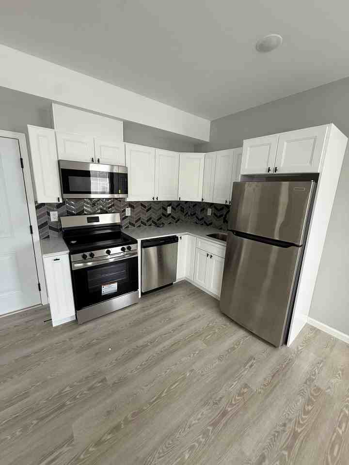 59 Pearl St #203