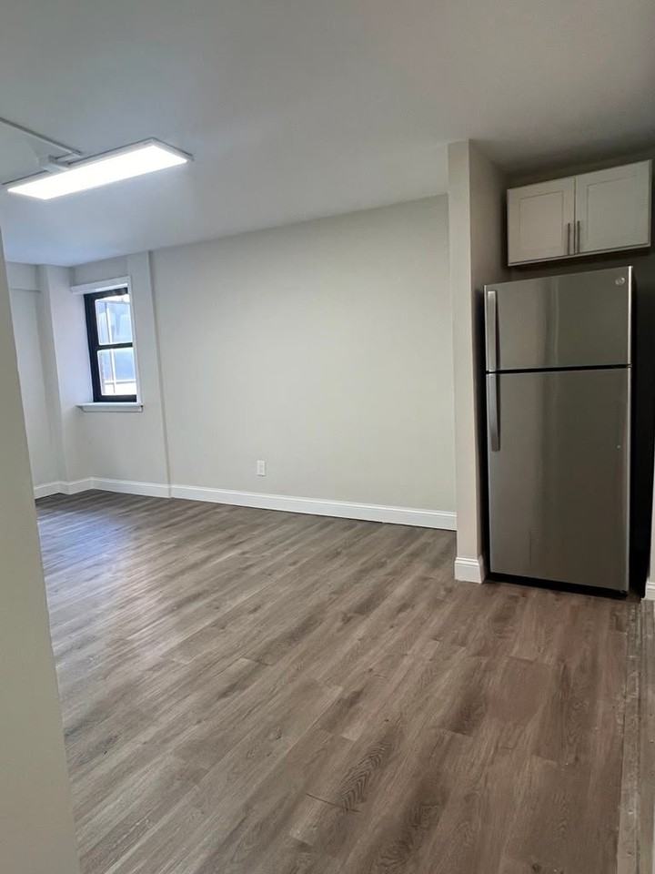 110 Washington St #6E - Photo 2 of 7