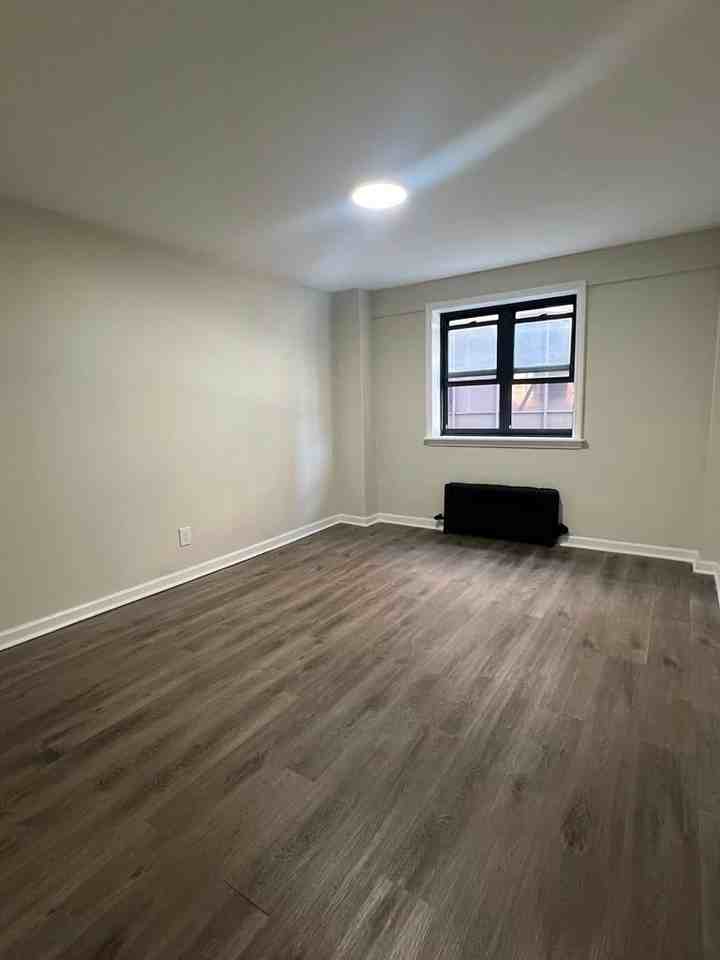 110 Washington St #6E - Photo 4 of 7
