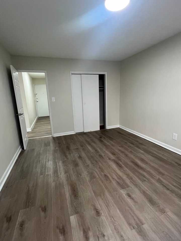 110 Washington St #6E - Photo 5 of 7