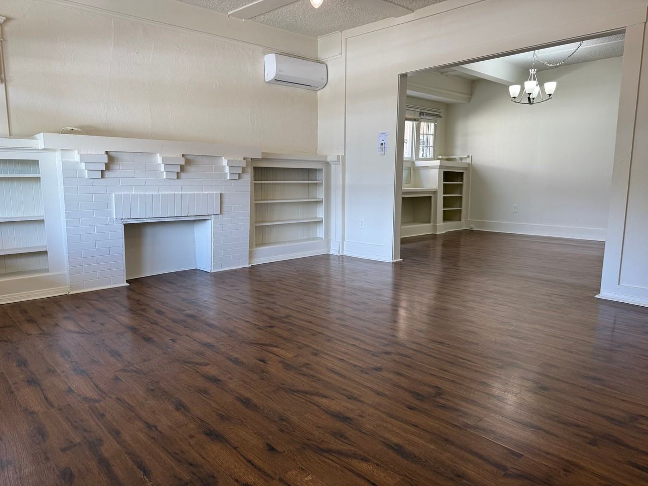 860 W 56th St - Photo 3 of 16