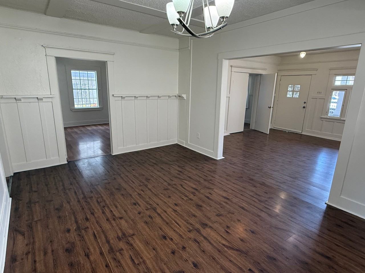 860 W 56th St - Photo 5 of 16