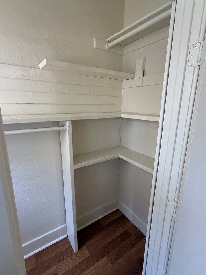 860 W 56th St - Photo 7 of 16