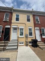 featured image of 739 E 10th St