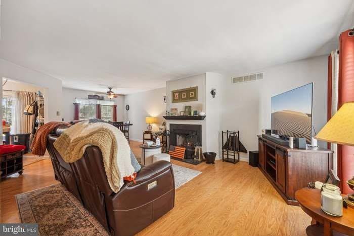 3 Aspen Way - Photo 3 of 20