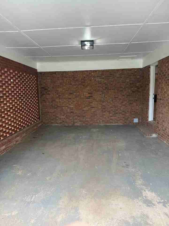 1722 Maple Ln - Photo 2 of 17