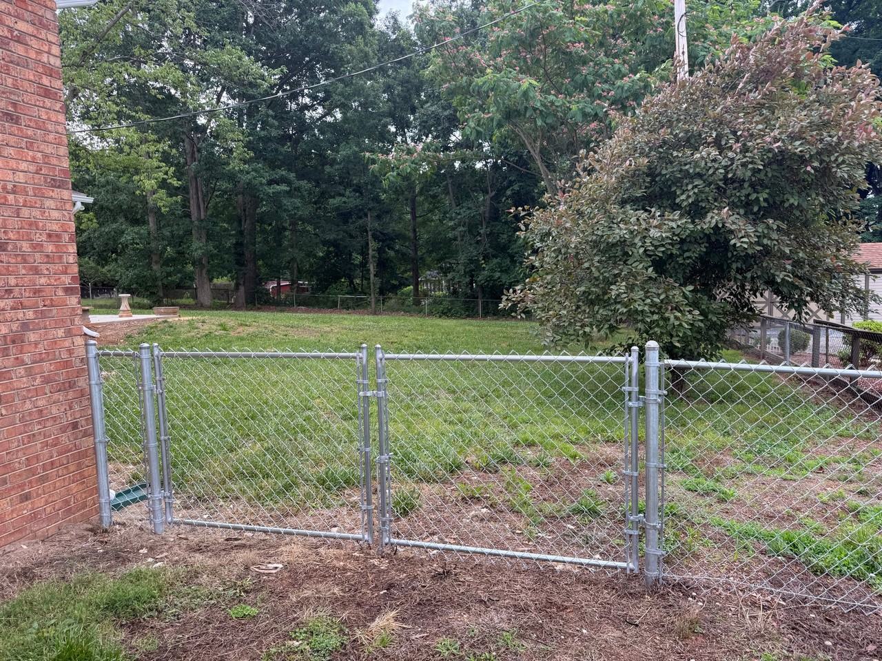 1722 Maple Ln - Photo 4 of 17