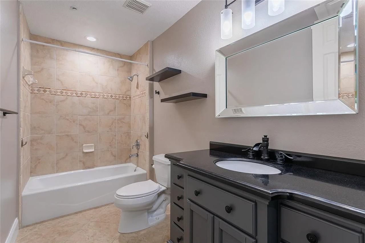 1714 Park St N - Photo 7 of 16
