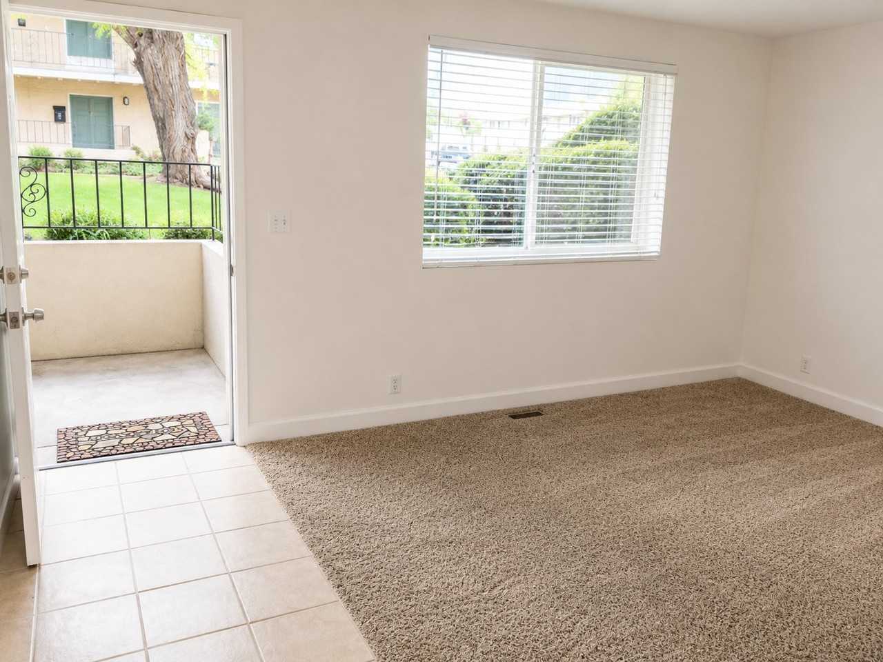 2103 S St #A - Photo 4 of 8