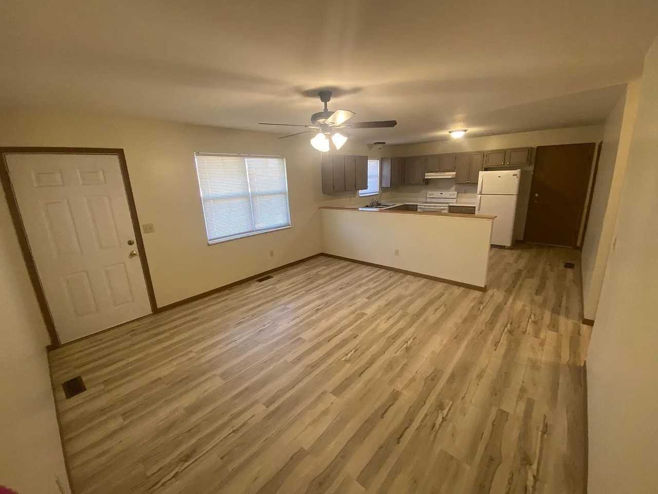 608 Linda Ln Apt B #B - Photo 5 of 20