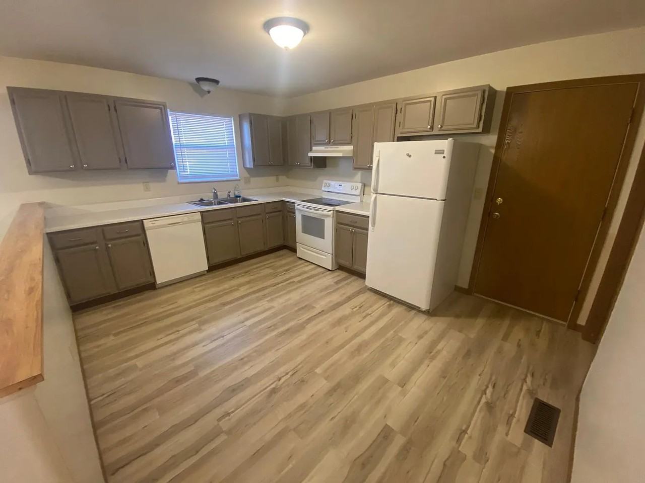 608 Linda Ln Apt B #B - Photo 6 of 20