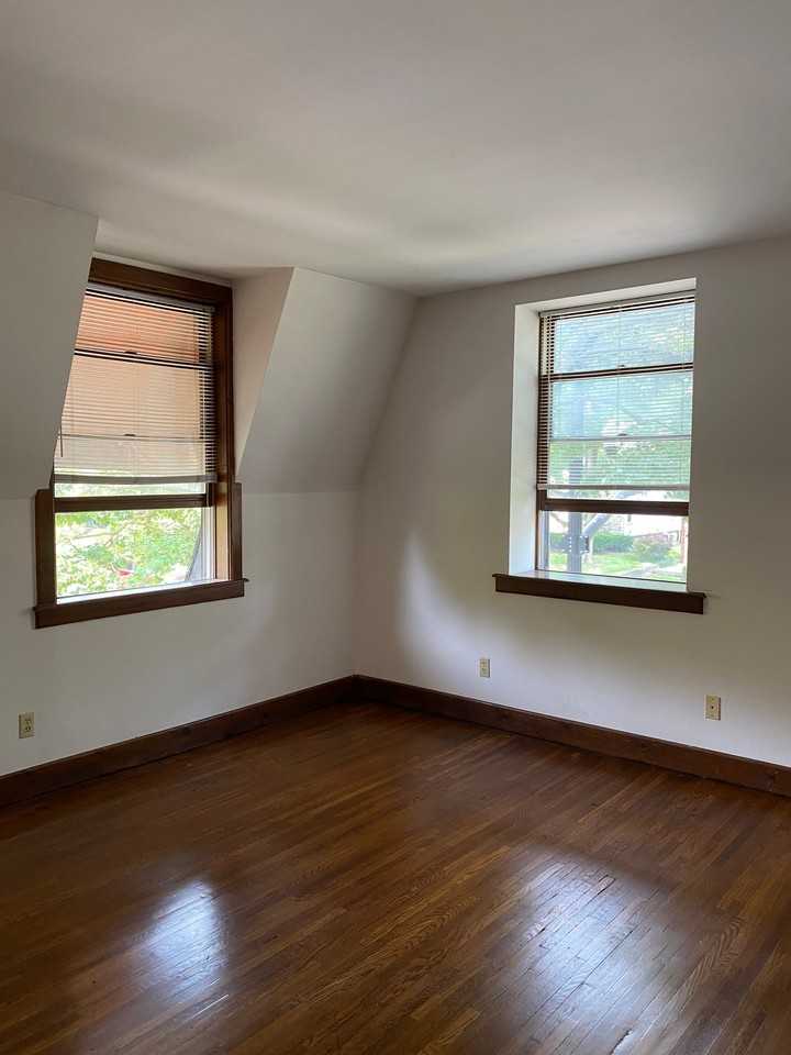 600 Pleasant Ridge Ave #1 - Photo 7 of 17