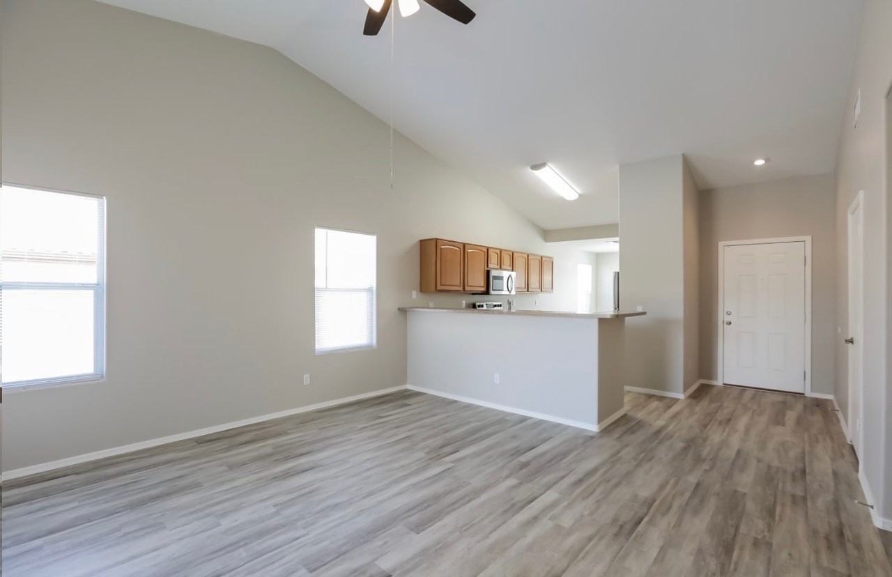 6224 S 20th Gln - Photo 3 of 12