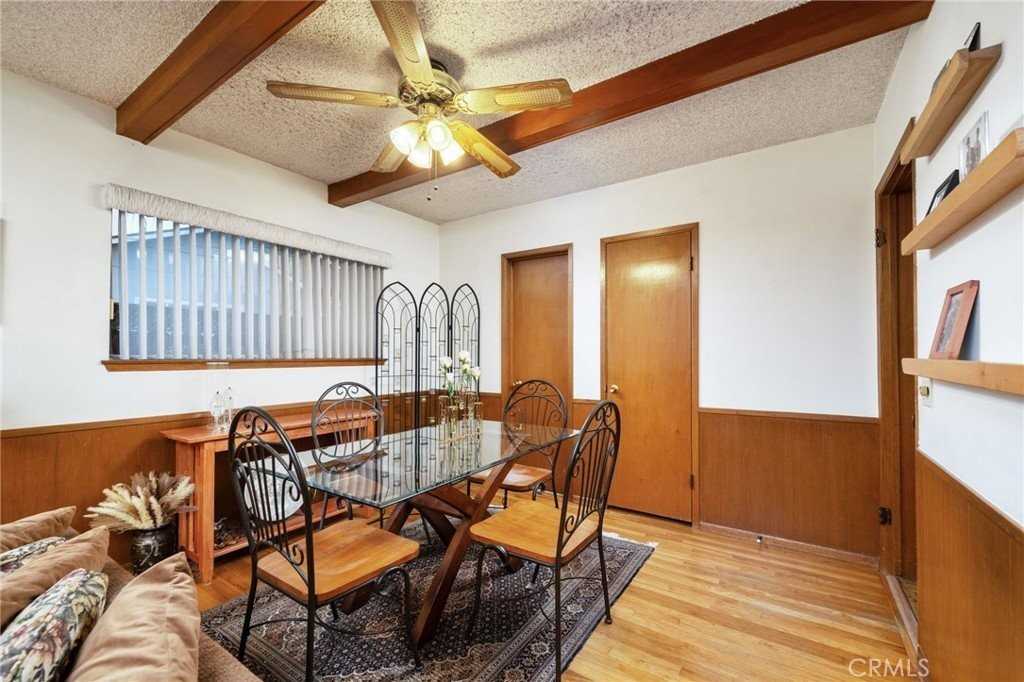 549 California Dr - Photo 4 of 20