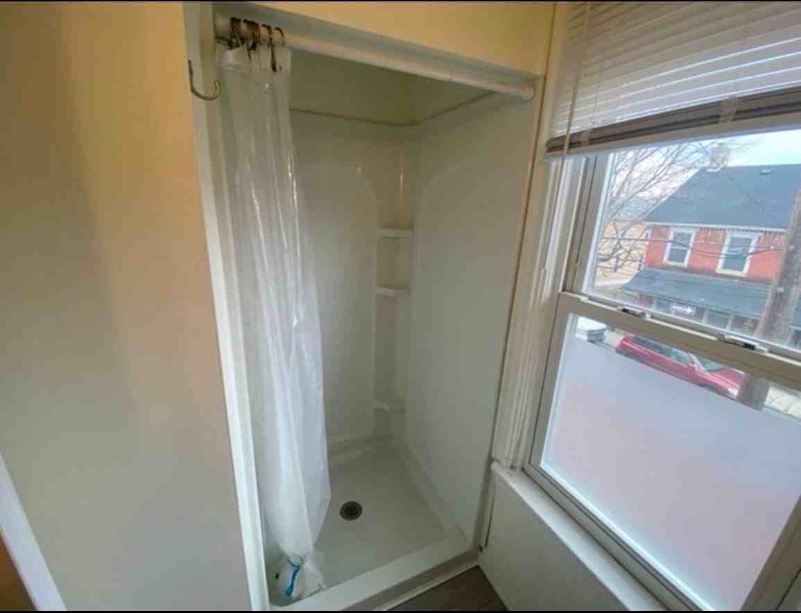 753 Front St - Photo 4 of 12