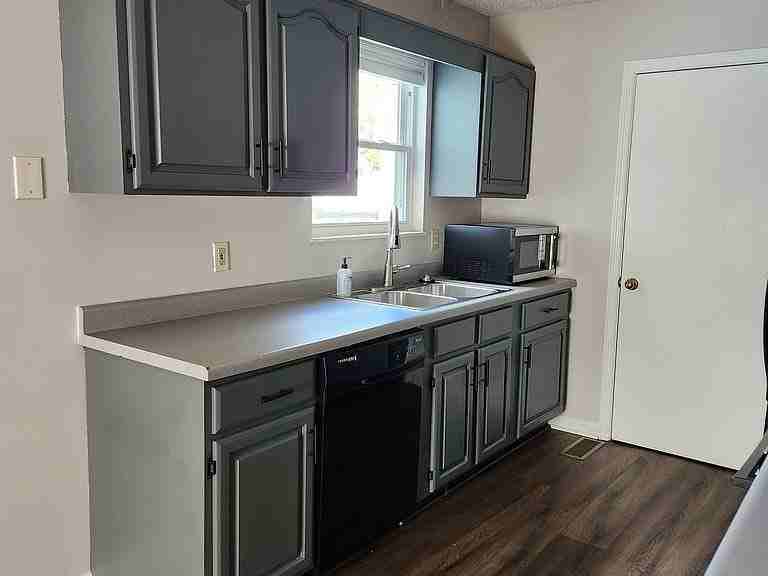 2036 Merle Ln - Photo 7 of 14