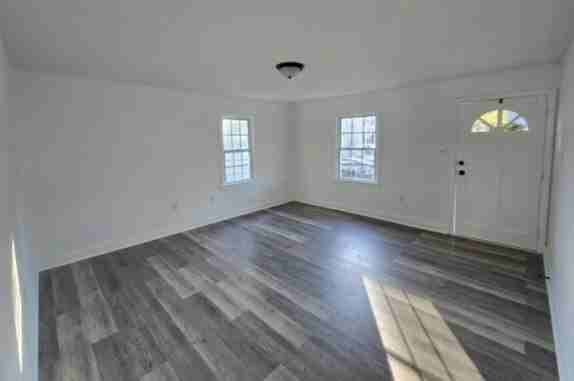 620 W Virginia Ave - Photo 3 of 20