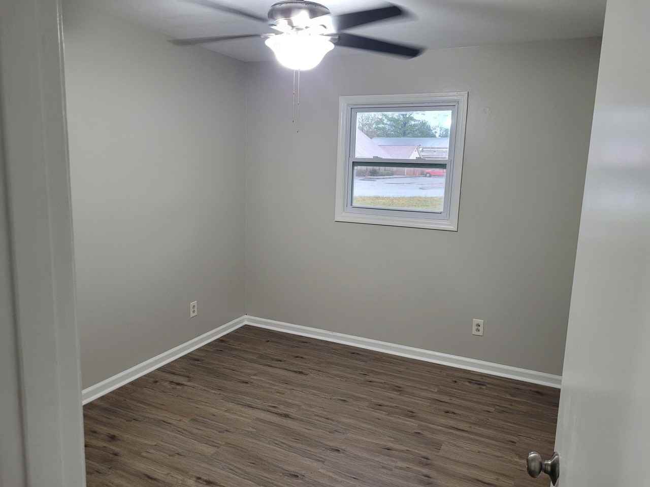 1711 Floyd Rd - Photo 5 of 16
