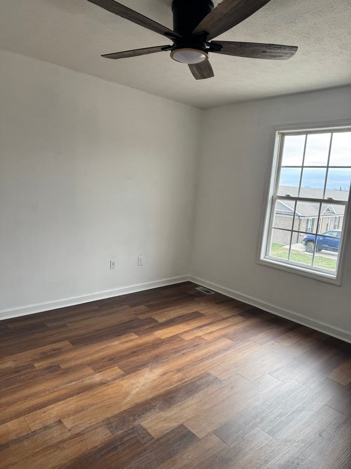 1003 Whipporwill Dr #C - Photo 4 of 15