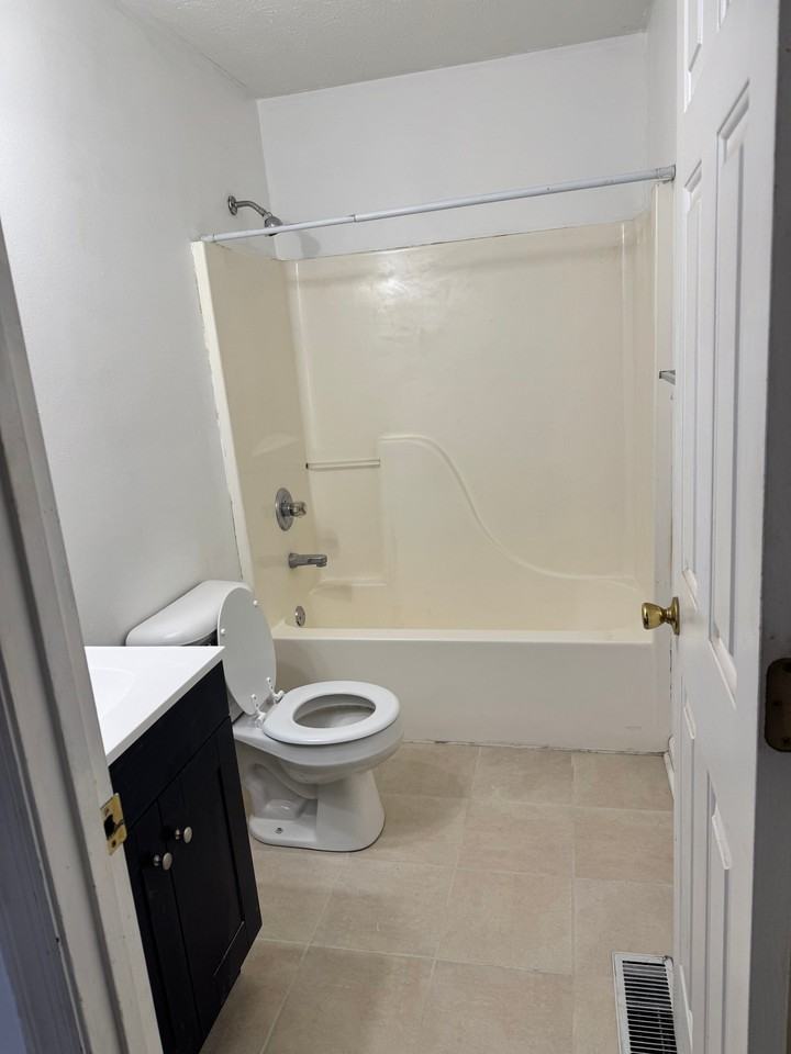 1003 Whipporwill Dr #C - Photo 5 of 15