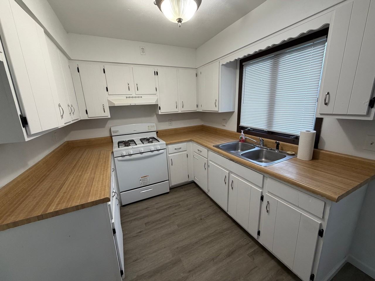 6420 Western Ave - Photo 3 of 8