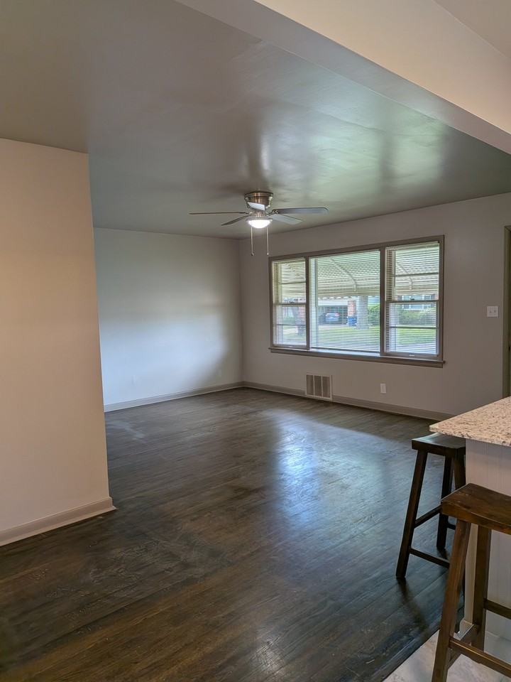 5121 S Madison Ave - Photo 6 of 19